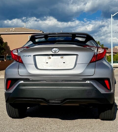 2019 Toyota C-HR XLE Sport Utility 4D