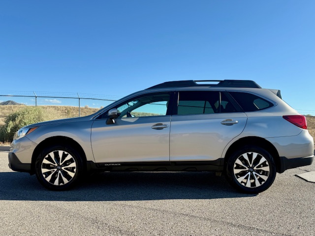 2017 Subaru Outback 2.5i Limited Wagon 4D