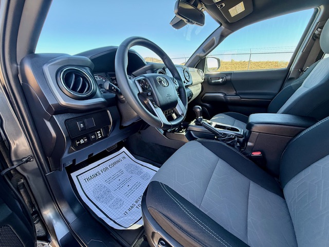 2021 Toyota Tacoma TRD Off-Road Pickup 4D 5 ft