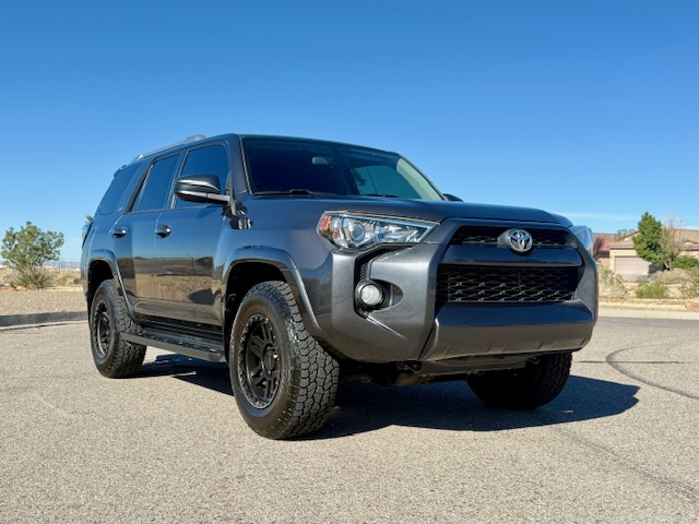 2017 Toyota 4Runner SR5 Sport Utility 4D