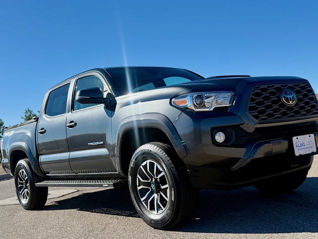 2021 Toyota Tacoma TRD Off-Road Pickup 4D 5 ft