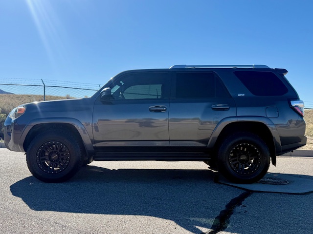 2017 Toyota 4Runner SR5 Sport Utility 4D