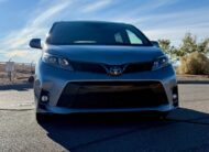 2018 Toyota Sienna SE Premium Minivan 4D