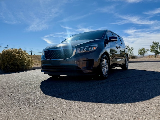 2017 Kia Sedona LX Minivan 4D