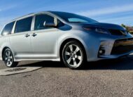 2018 Toyota Sienna SE Premium Minivan 4D