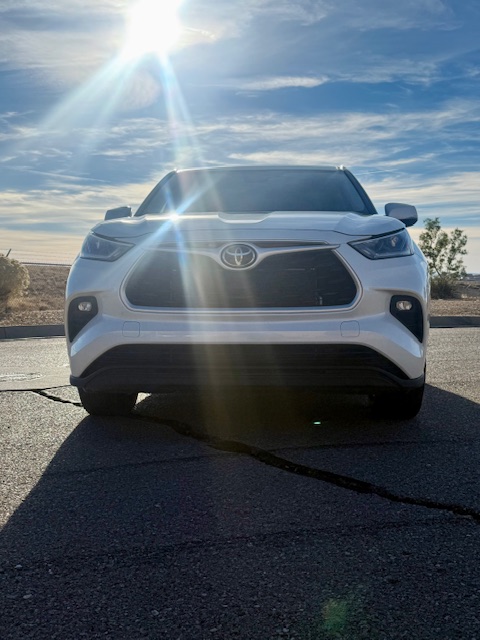 2021 Toyota Highlander LE Plus Sport Utility 4D