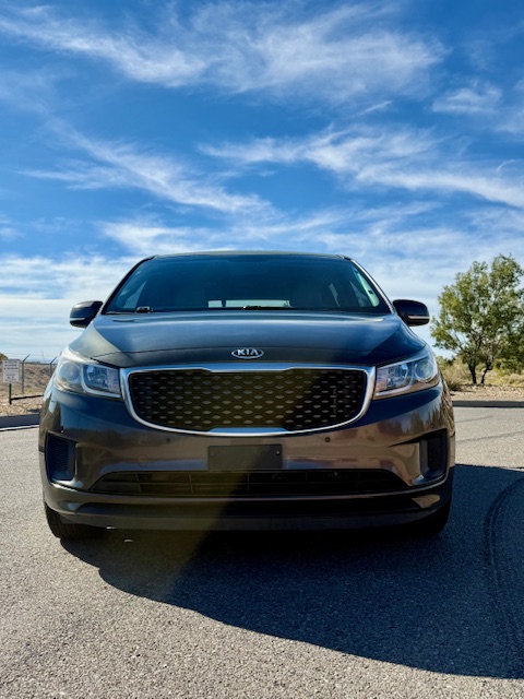 2017 Kia Sedona LX Minivan 4D
