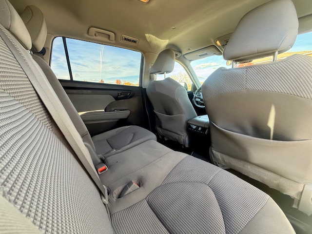 2021 Toyota Highlander LE Plus Sport Utility 4D