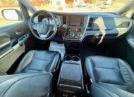 2018 Toyota Sienna SE Premium Minivan 4D