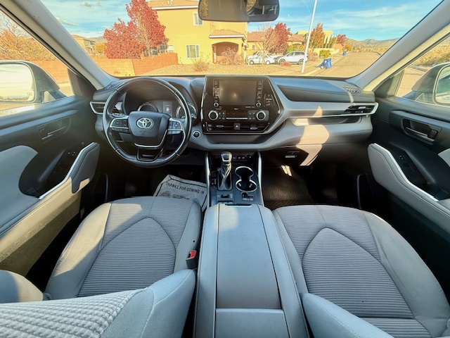 2021 Toyota Highlander LE Plus Sport Utility 4D