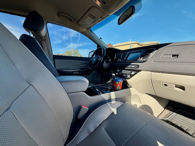 2017 Kia Sedona LX Minivan 4D