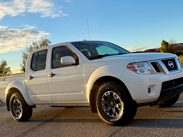 2018 Nissan Frontier Crew Cab PRO-X Pickup 4D 5 ft