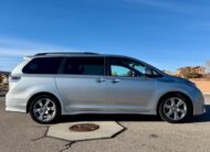2018 Toyota Sienna SE Premium Minivan 4D