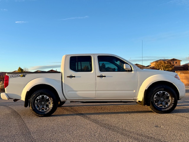 2018 Nissan Frontier Crew Cab PRO-X Pickup 4D 5 ft