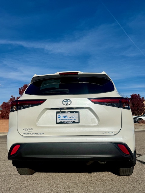 2021 Toyota Highlander LE Plus Sport Utility 4D