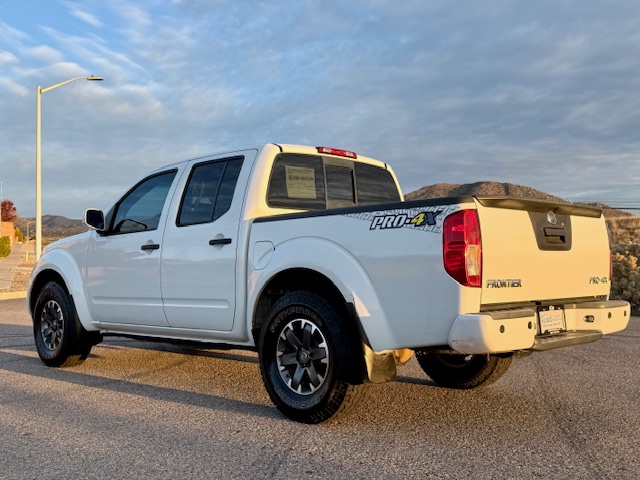 2018 Nissan Frontier Crew Cab PRO-X Pickup 4D 5 ft