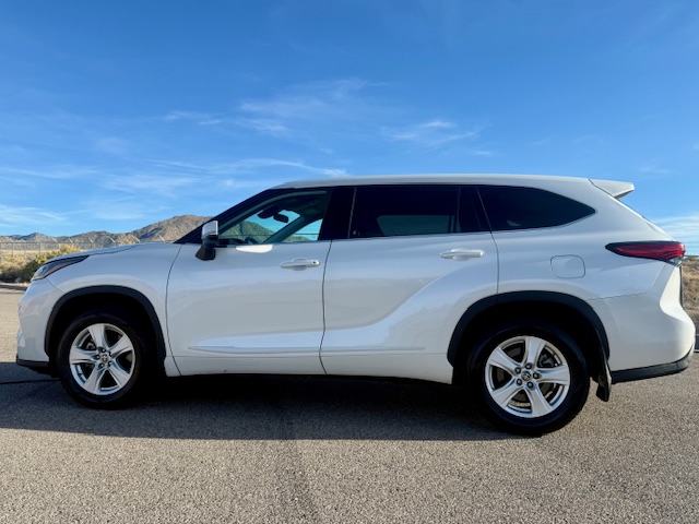 2021 Toyota Highlander LE Plus Sport Utility 4D