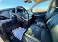 2018 Toyota Sienna SE Premium Minivan 4D