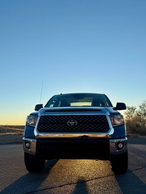 2019 Toyota Tundra CrewMax 4D Pickup 5 1/2 ft