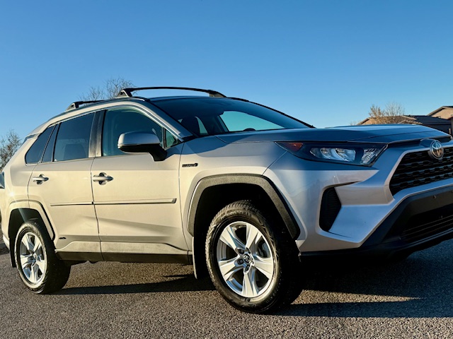 2020 Toyota RAV4 Hybrid LE