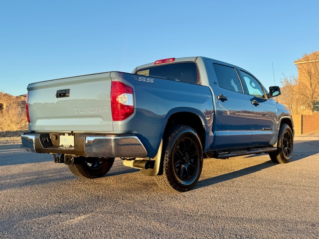 2019 Toyota Tundra CrewMax 4D Pickup 5 1/2 ft