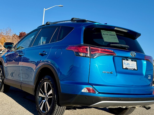 2018 Toyota RAV4 XLE Sport Utility 4D