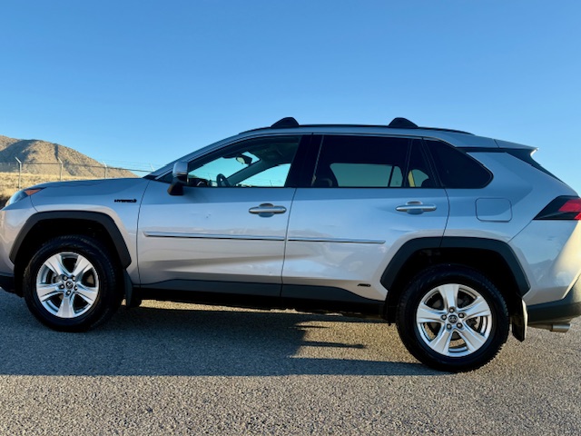 2020 Toyota RAV4 Hybrid LE