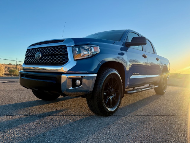 2019 Toyota Tundra CrewMax 4D Pickup 5 1/2 ft