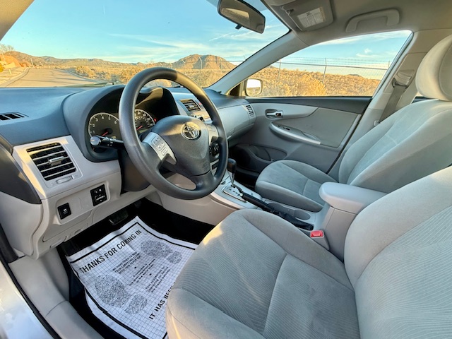 2011 Toyota Corolla LE Sedan 4D