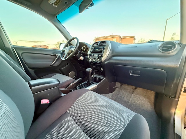 2005 Toyota RAV4 Sport SUV 4D