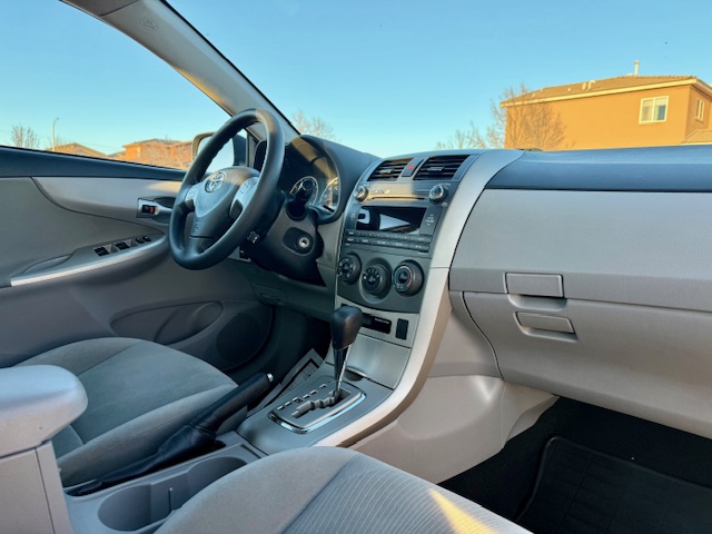 2011 Toyota Corolla LE Sedan 4D