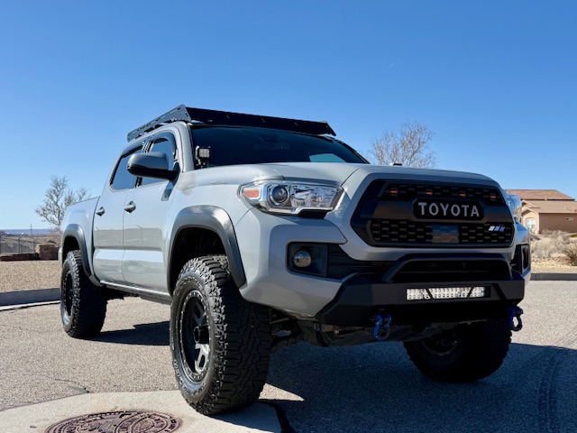 2018 Toyota Tacoma Double Cab TRD Off-Road Pickup 4D 5 ft