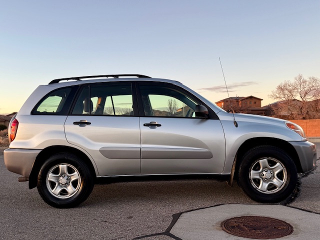 2005 Toyota RAV4 Sport SUV 4D