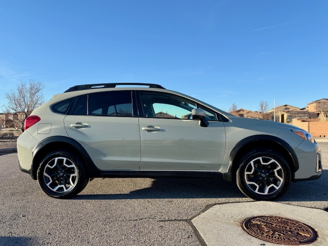 2017 Subaru Crosstrek 2.0i Premium Sport Utility 4D