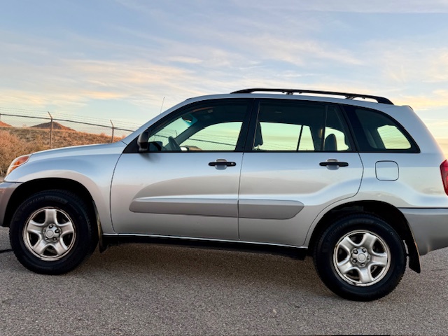 2005 Toyota RAV4 Sport SUV 4D