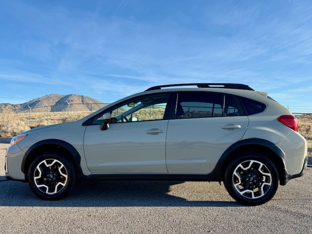 2017 Subaru Crosstrek 2.0i Premium Sport Utility 4D