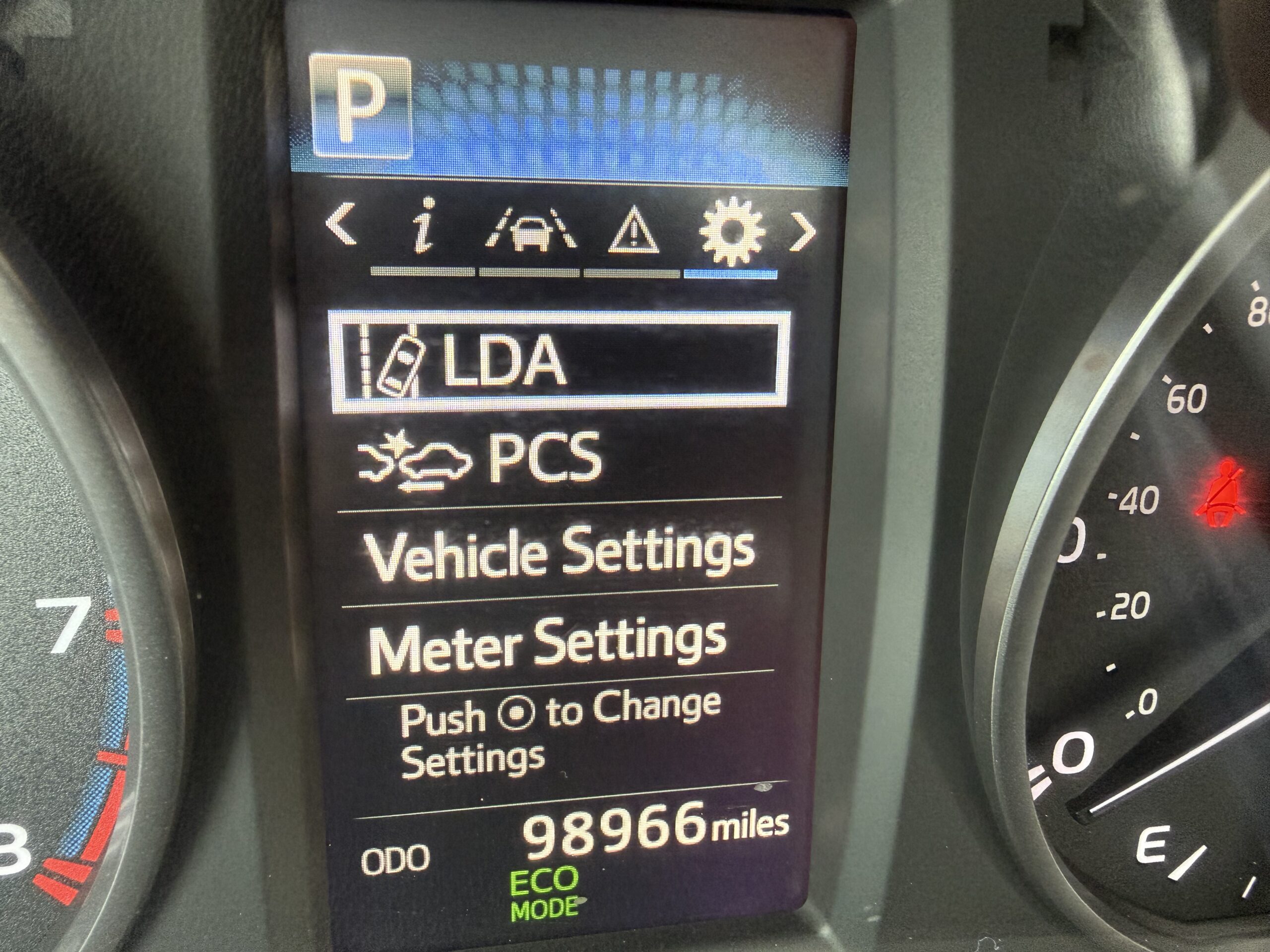 2017 Toyota RAV4 LE Sport Utility 4D