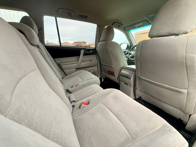 2012 Toyota Highlander SE Sport Utility 4D AWD