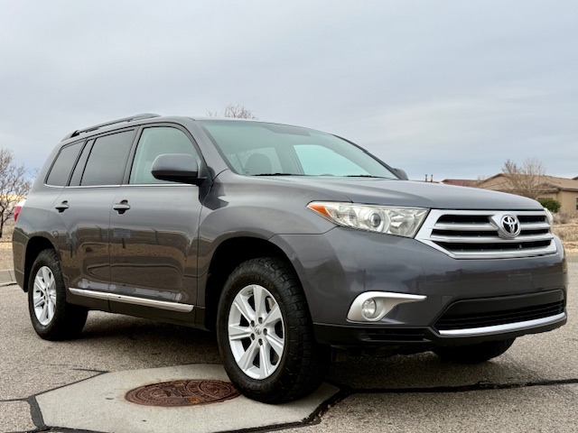 2012 Toyota Highlander SE Sport Utility 4D AWD