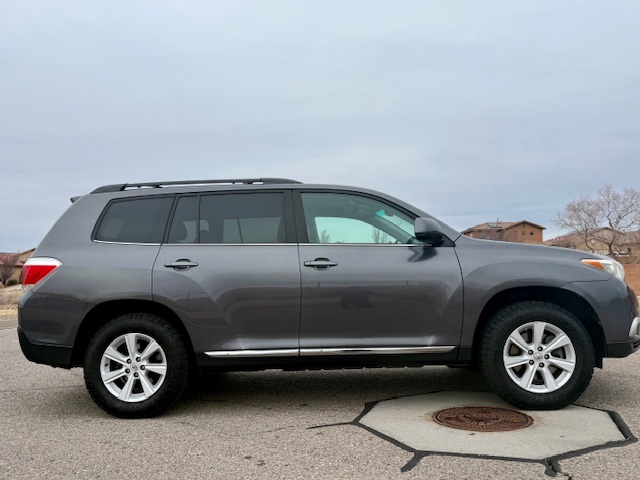2012 Toyota Highlander SE Sport Utility 4D AWD