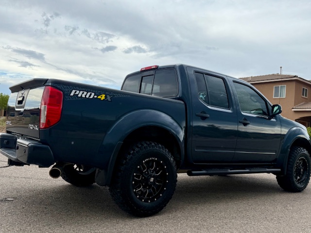 2019 Nissan Frontier Crew Cab PRO-4X Pickup 4D 5 ft