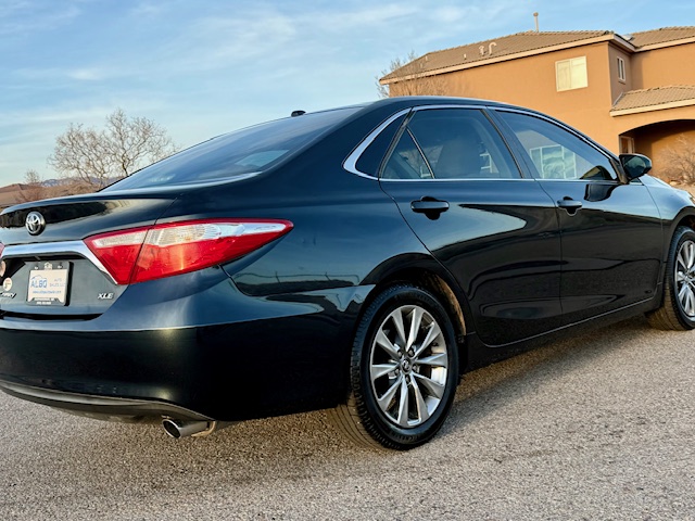 2015 Toyota Camry XLE Sedan 4D