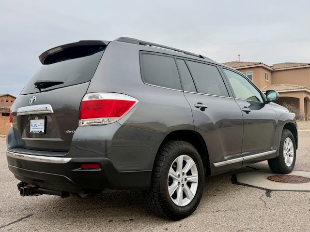 2012 Toyota Highlander SE Sport Utility 4D AWD