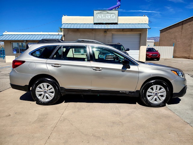 2017 Subaru Outback 2.5i Premium Wagon 4D