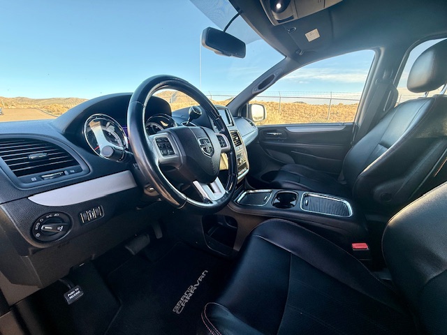 2014 Dodge Grand Caravan Passenger R/T Minivan 4D