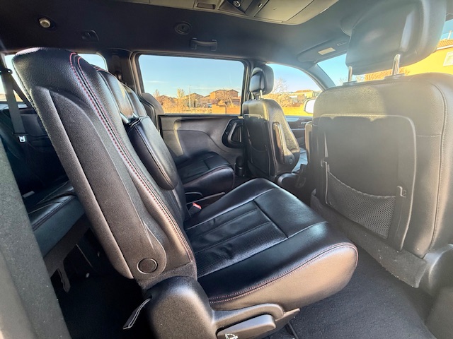 2014 Dodge Grand Caravan Passenger R/T Minivan 4D