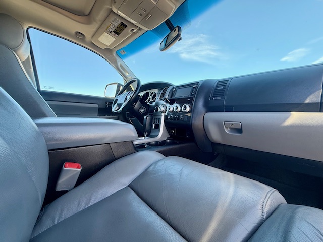 2016 Toyota Sequoia SR5 Sport Utility 4D