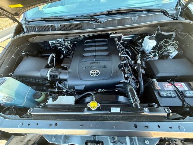 2016 Toyota Sequoia SR5 Sport Utility 4D