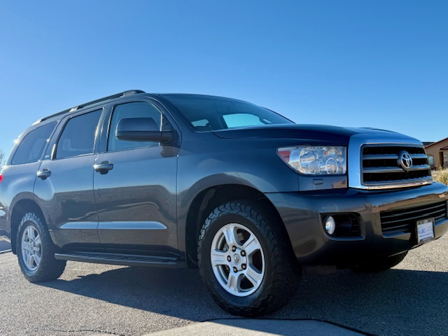 2016 Toyota Sequoia SR5 Sport Utility 4D