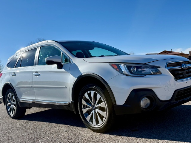 2018 Subaru Outback 3.6R Touring Wagon 4D